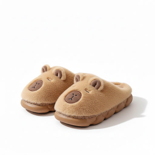 Pantoufle Paco Câlin | le capybara serein des matins d’hiver