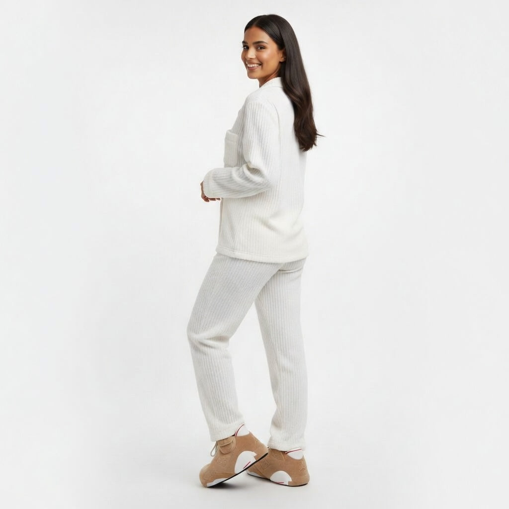 Chausson ÈZE | Le nid de douceur suspendu au-dessus de l'azur