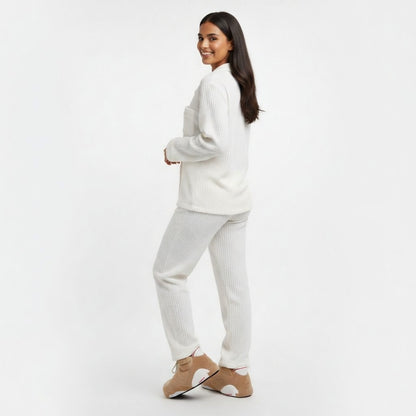 Chausson ÈZE | Le nid de douceur suspendu au-dessus de l'azur