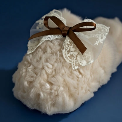 Chaussons Madeleine Dentelle | l’élégance romantique d’un balcon sur la Seine