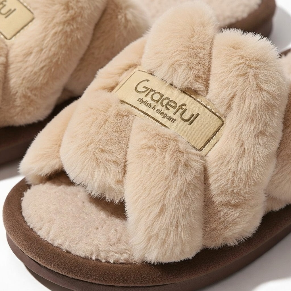 Chausson DEAUVILLE | Les planches de bois clair sous l'élégance des lignes sombres