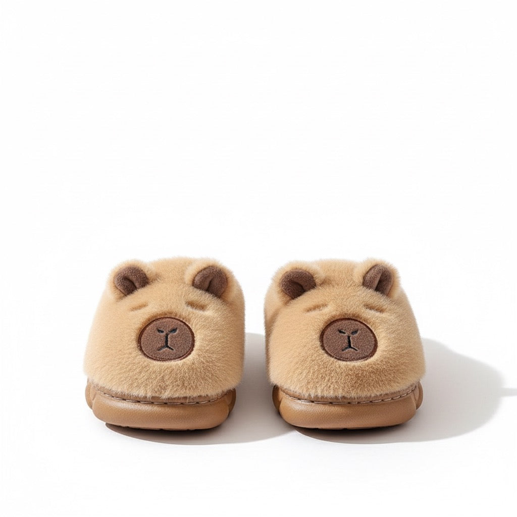 Pantoufle Paco Câlin | le capybara serein des matins d’hiver