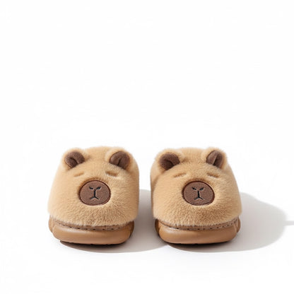 Pantoufle Paco Câlin | le capybara serein des matins d’hiver