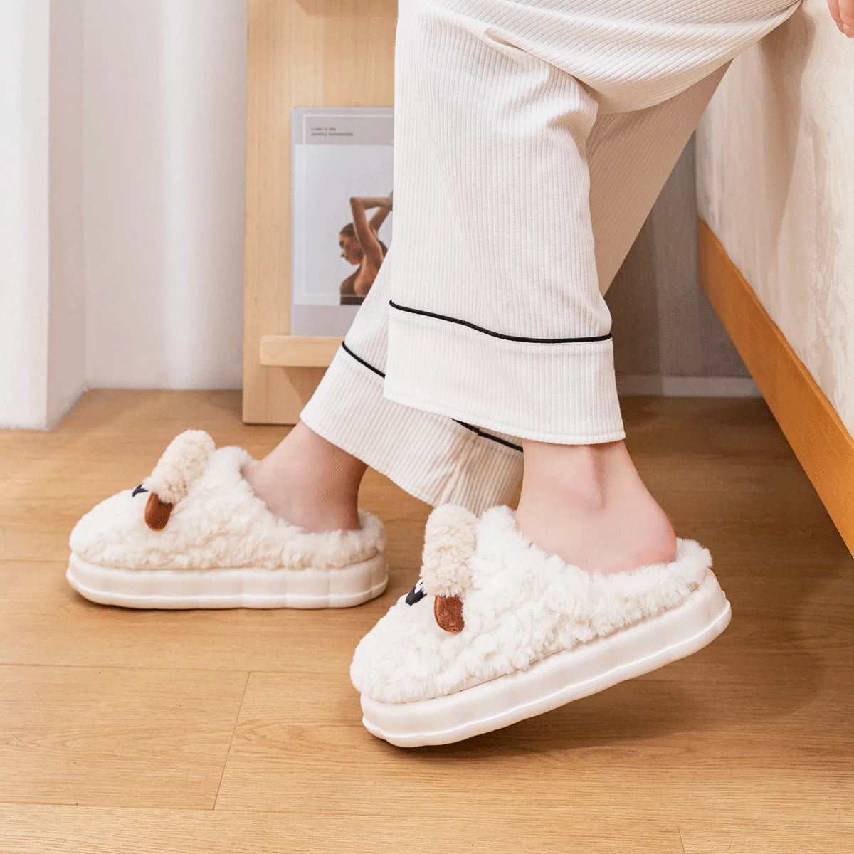 TZLDN Women's Winter Warm Cartoon Sheep Slippers Closed Toe Non Slip Furry House Shoes Women Indoor Bedroom Plush Slippers