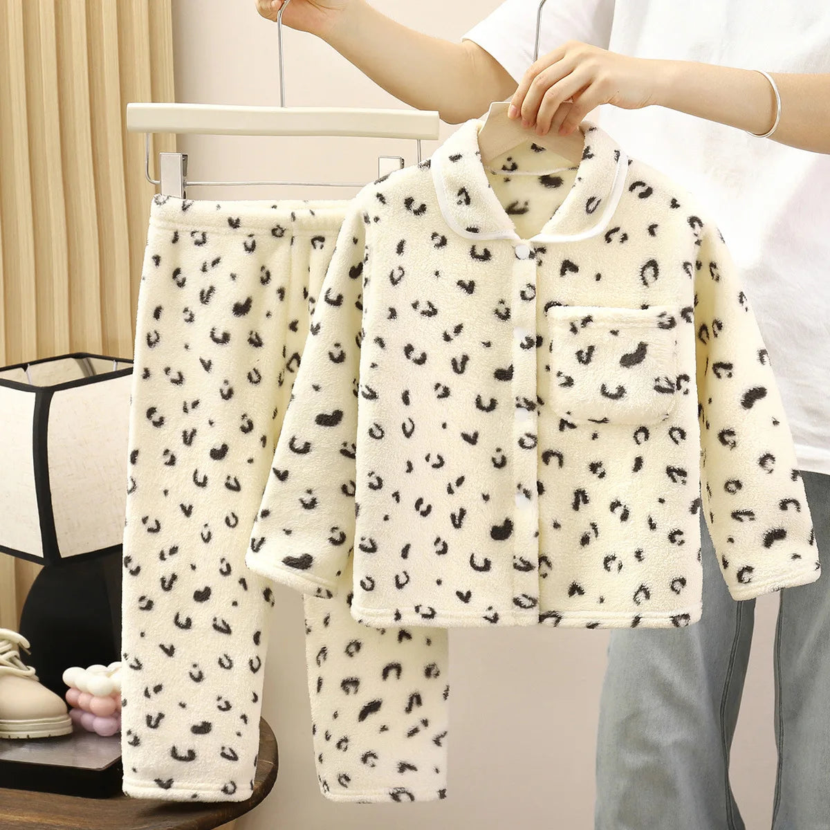Boys Girls Autumn Winter Soft Flannel Pajamas Sets Toddler Baby Cute Cartoon Lapel Coat with Pants Pyjamas Kids Casual Sleepwear