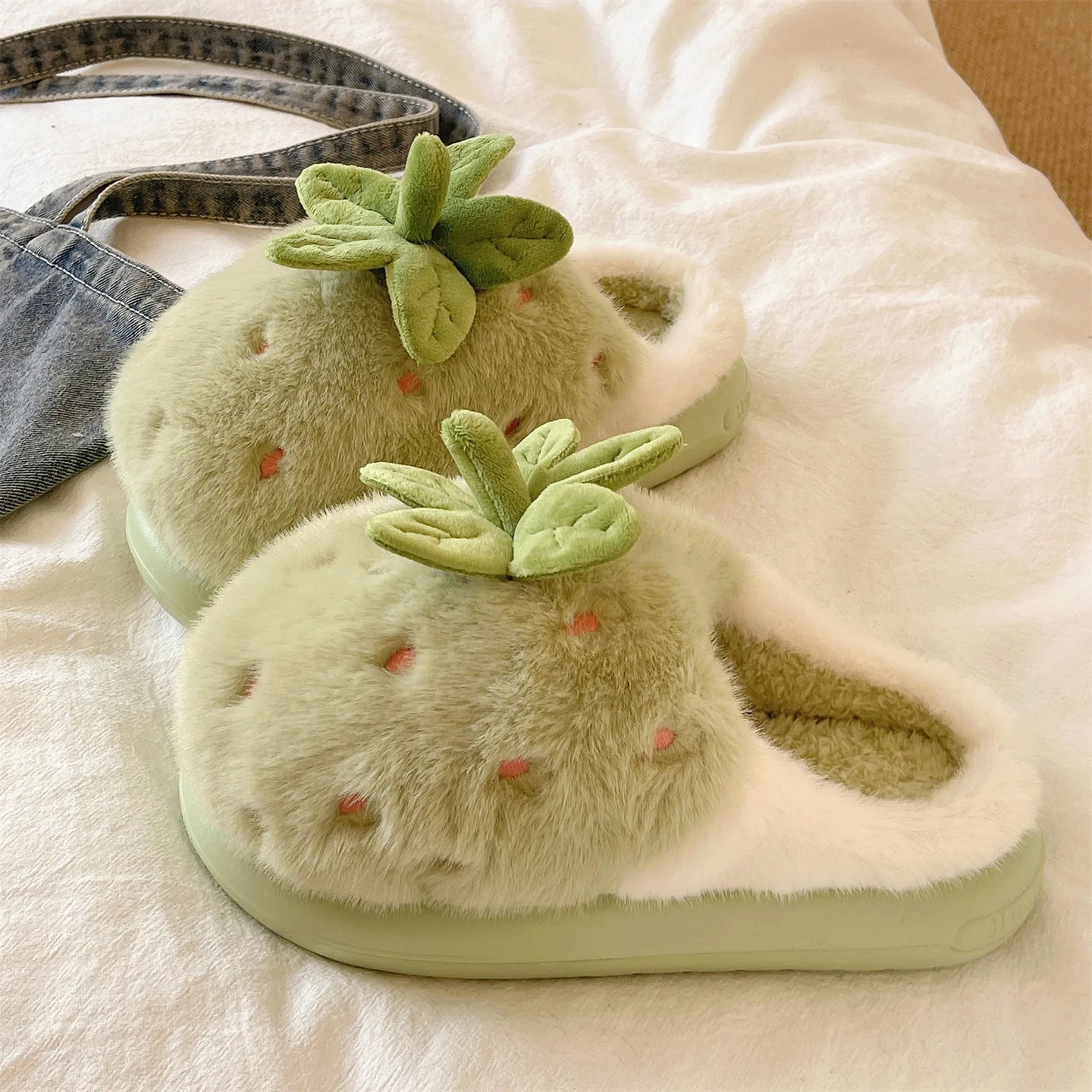 Cute Strawberry Fluffy Slippers Women's Indoor Home Warm Thick Bottom Anti-slip Outdoor Wearable Slip-On Indoor Slippers