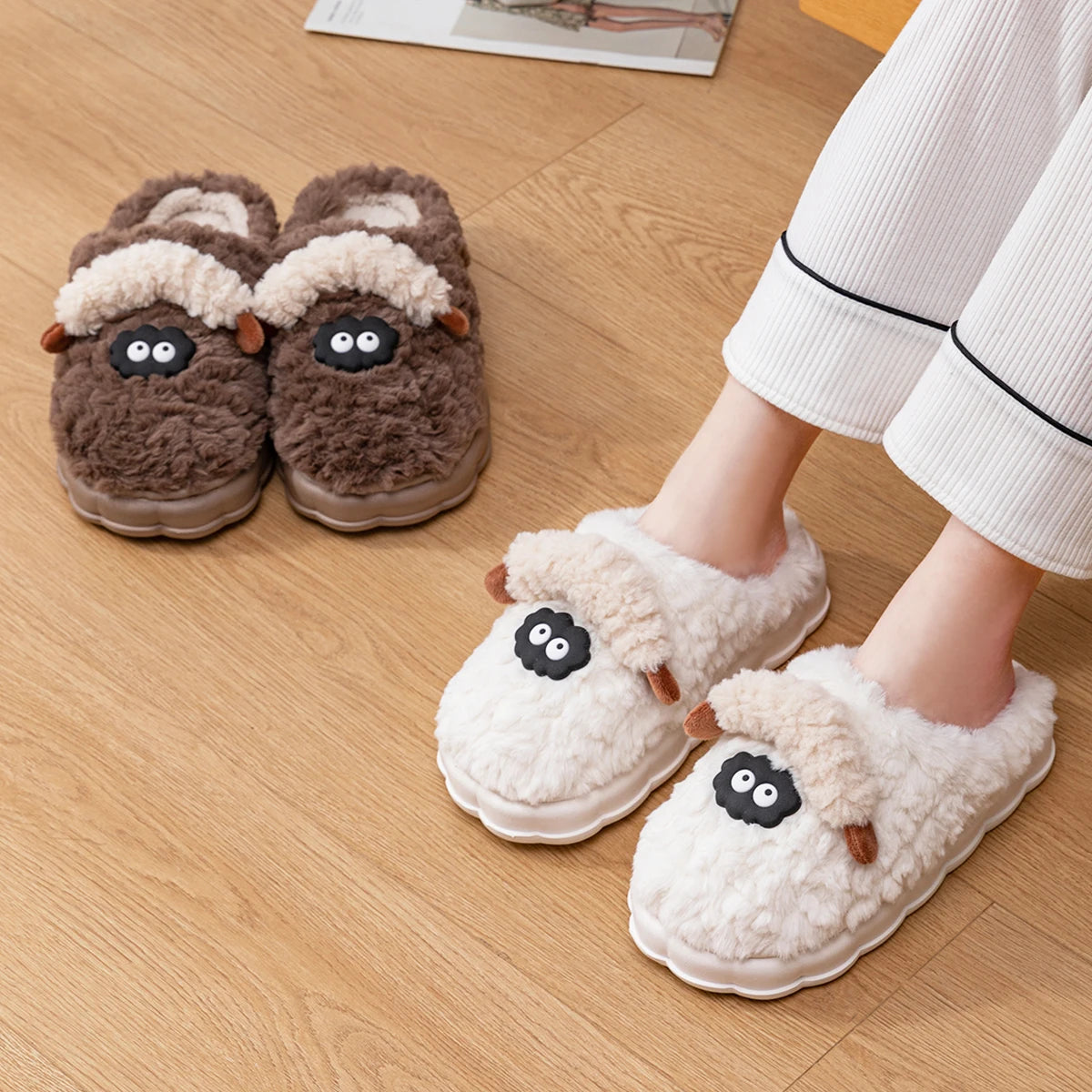 TZLDN Women's Winter Warm Cartoon Sheep Slippers Closed Toe Non Slip Furry House Shoes Women Indoor Bedroom Plush Slippers