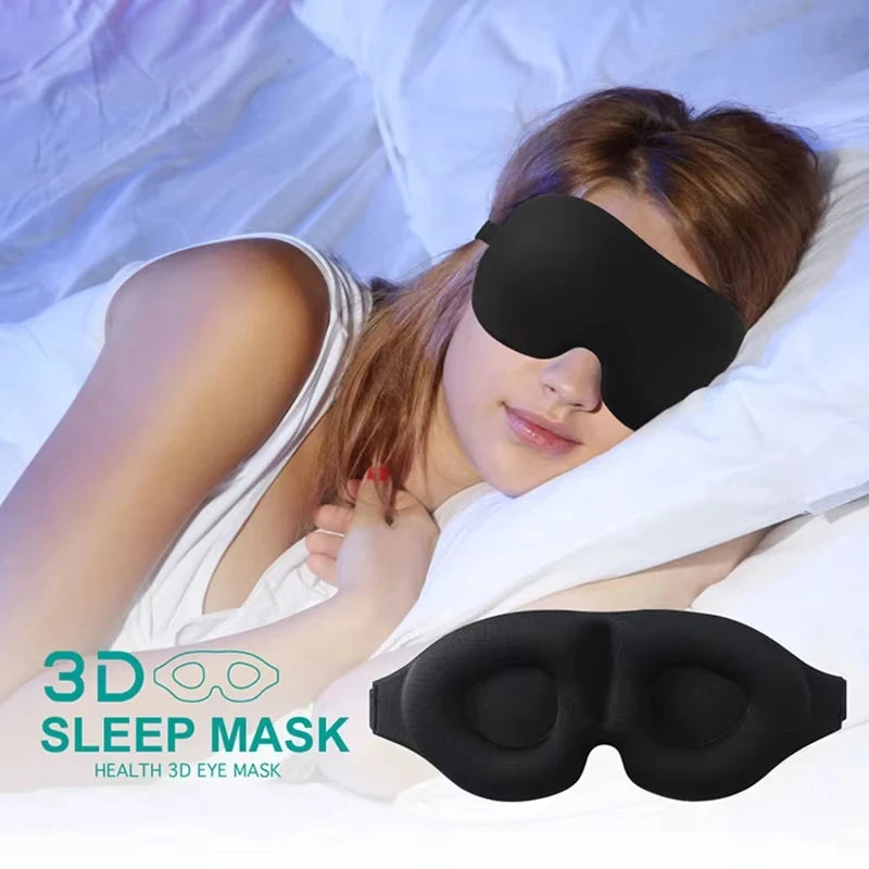 Masque de sommeil Nuitara posé sur table de nuit — rituel nocturne