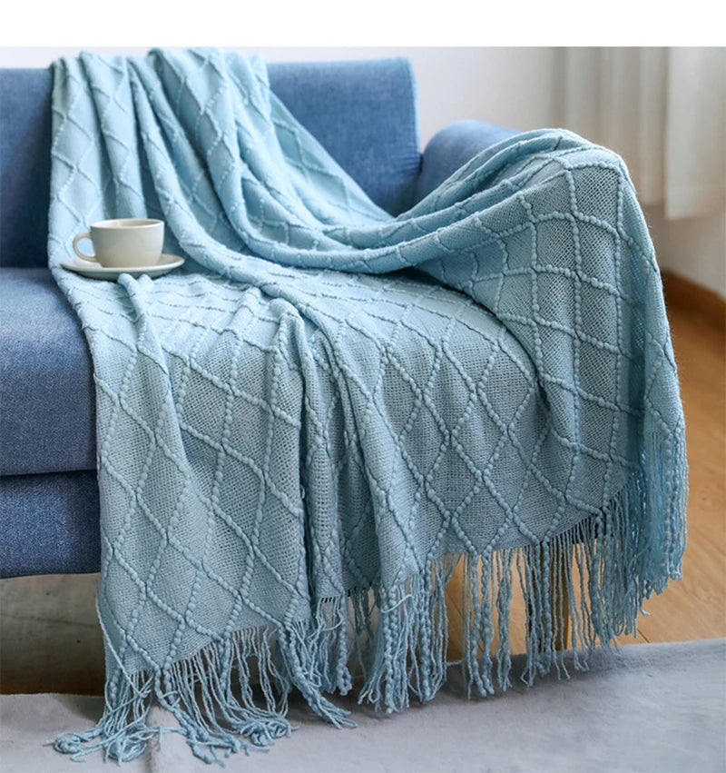 Plaid tricoté oversized à pompons — Chaleur boho & cocooning visuel